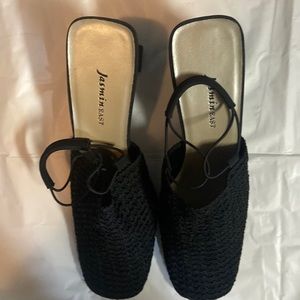 BLACK MESH FABRIC SLING BACK 2 1/2” HEEL— SIZE 10 — JASMIN EAST—NEW NEVER WORN)